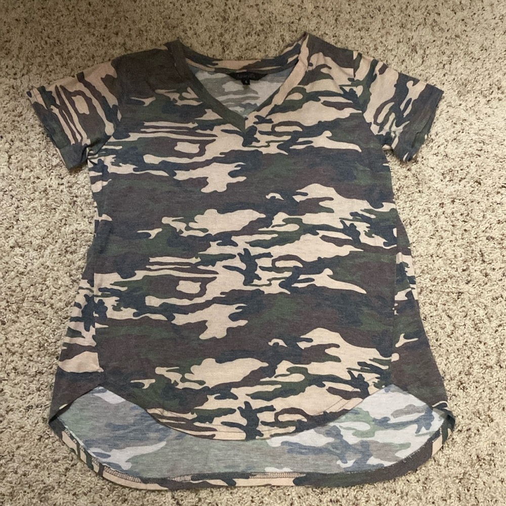 Amaryllis camo hi-low shirt size S